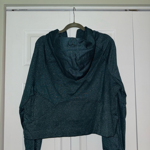 Lululemon cropped hooded scuba - Picture 5 of 5